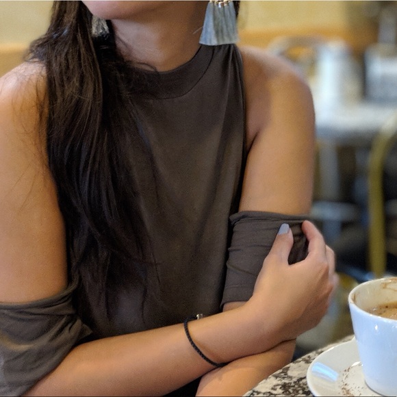 Just like 🆕 Juna Cold Shoulder Dress - Picture 2 of 4